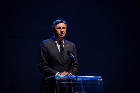 Krst pri Savici, Avditorij-48